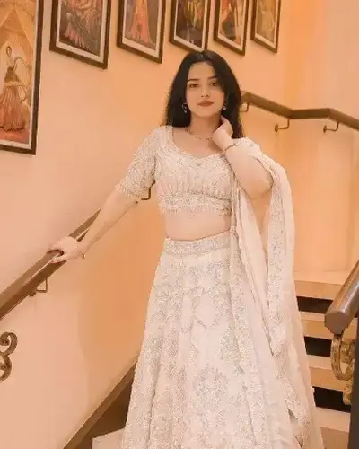Escort Katwa